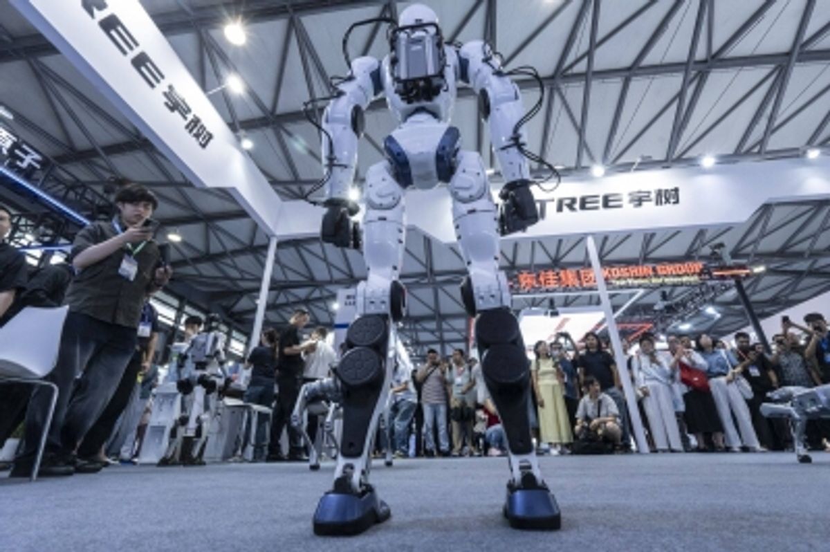 中国のロボットメーカーUnitree、上海デビューを前に「スーパーマン」ロボットを発表