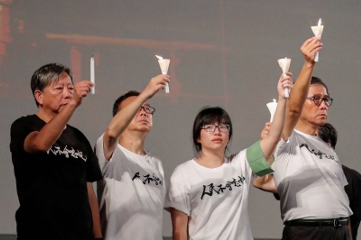 香港の政治囚、周庭氏にさらに10年の刑期が迫る