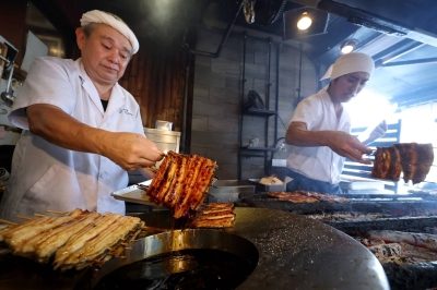 土用の丑の日にうなぎを食す日本の伝統