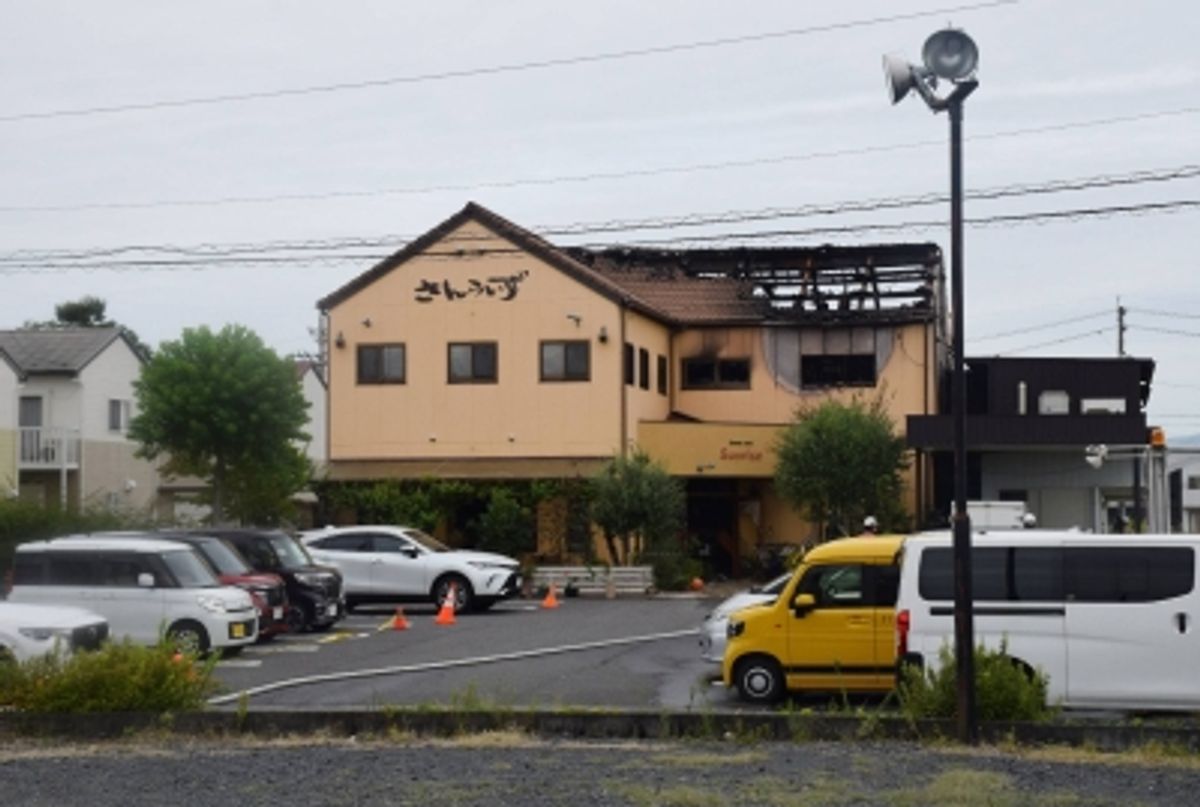 岐阜のケーキ店で放火疑いと刺殺、3人死亡