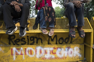 インド：学生の抗議活動が閣僚辞任に繋がる