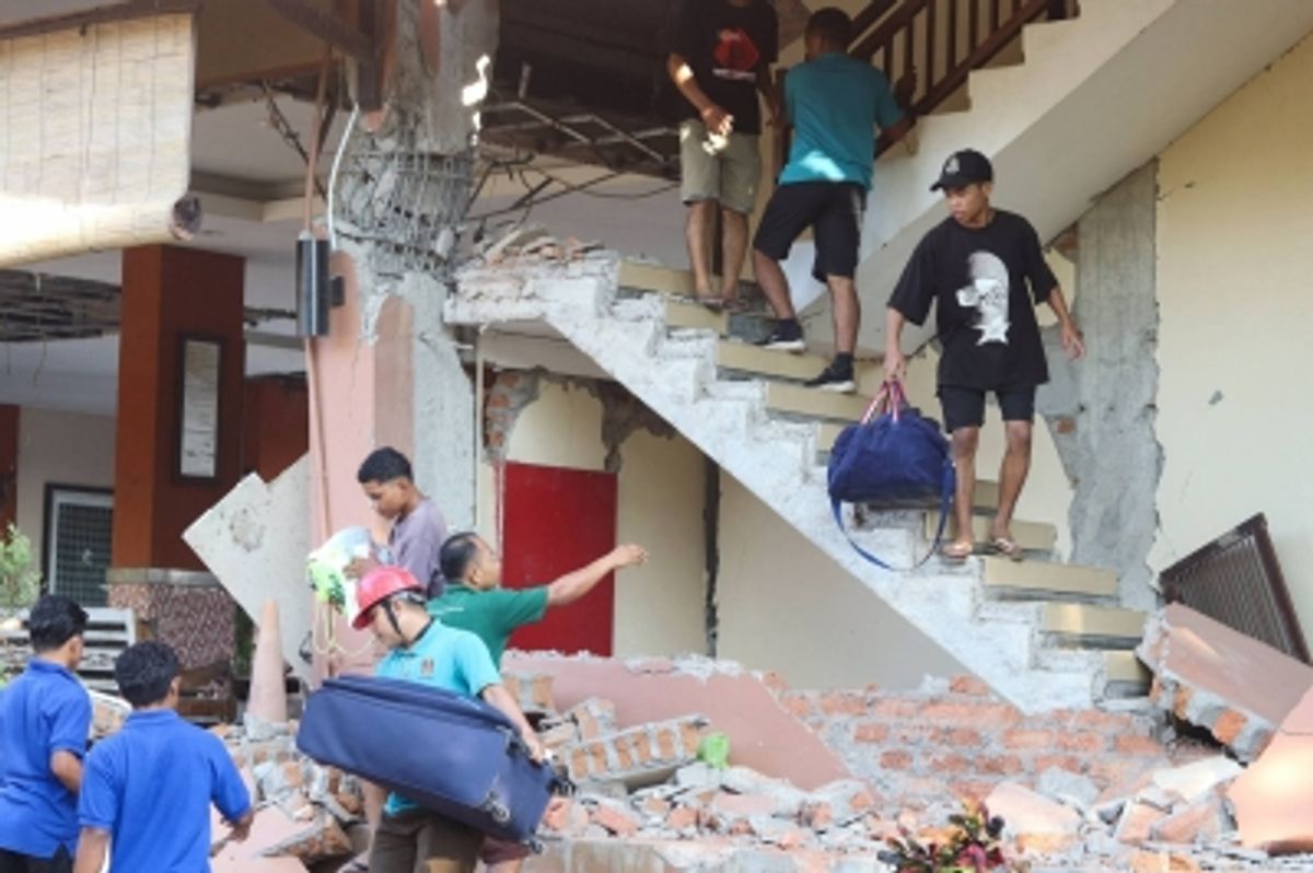 インドネシア沖で発生した強力な地震、20名が死亡し大規模な避難を誘発