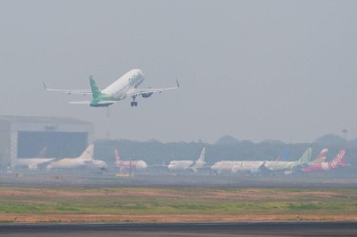 インドネシア、ジャカルタ空港を再開 アanak Krakatauの灰が晴れる
