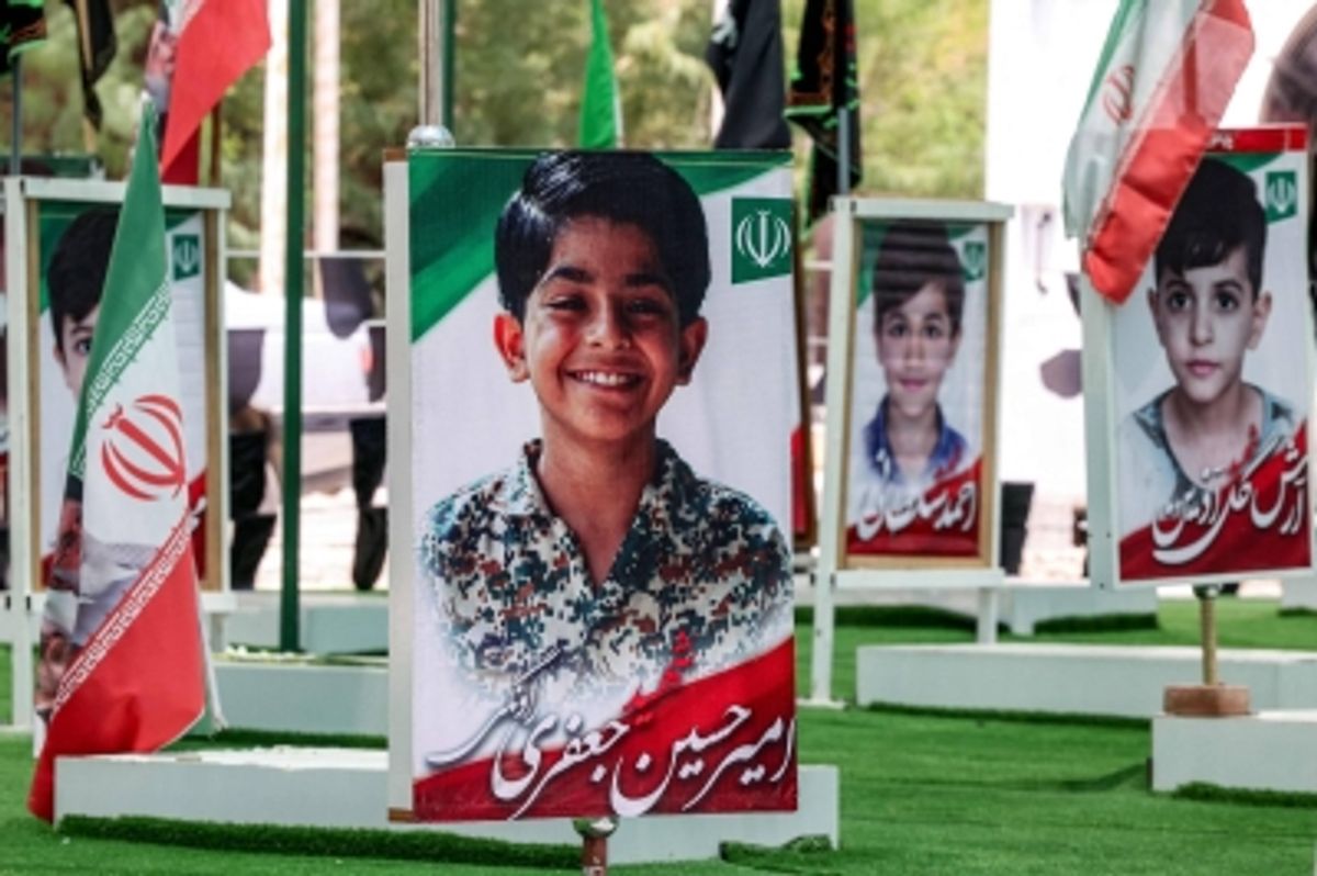イランの学校攻撃から半年：遺族の深い悲しみ