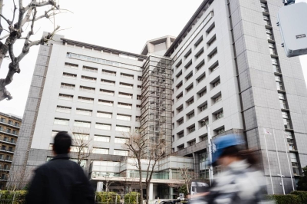 日本、在留外国人の手数料引き上げを10月から施行