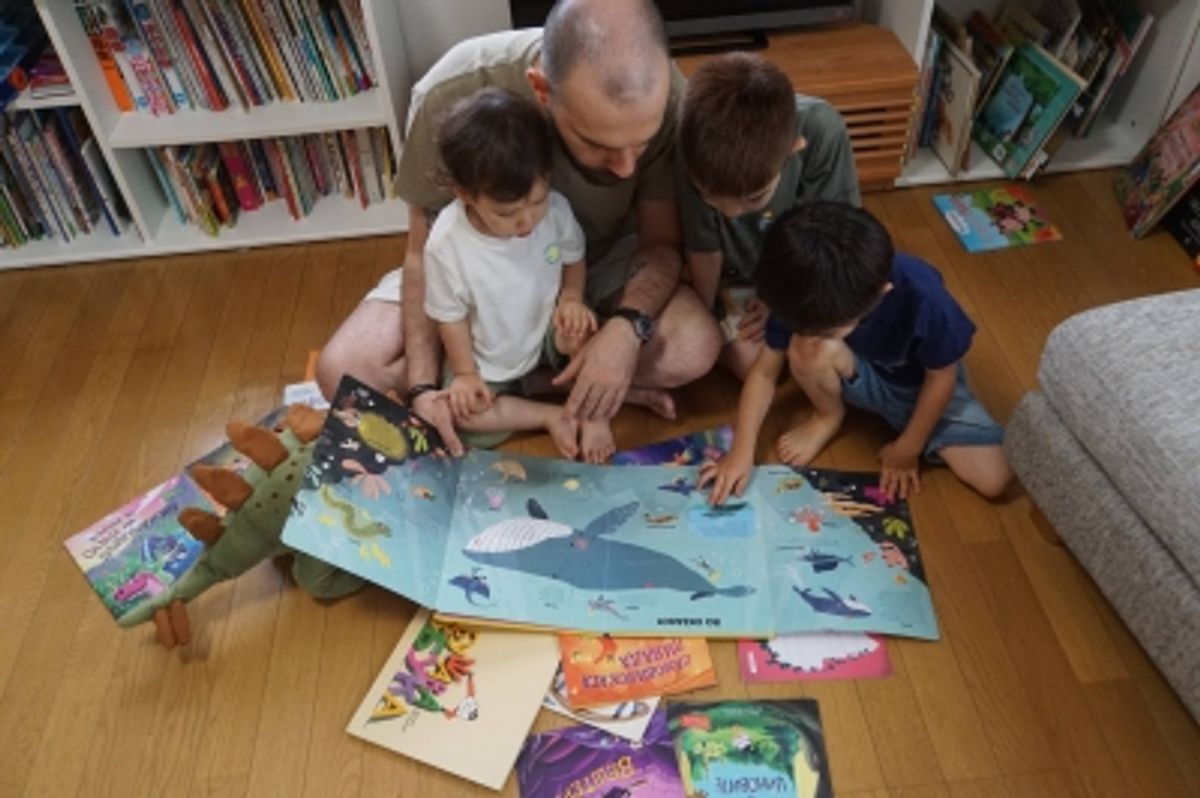 多言語家庭の子育て：読む・友達を作る・楽しむ