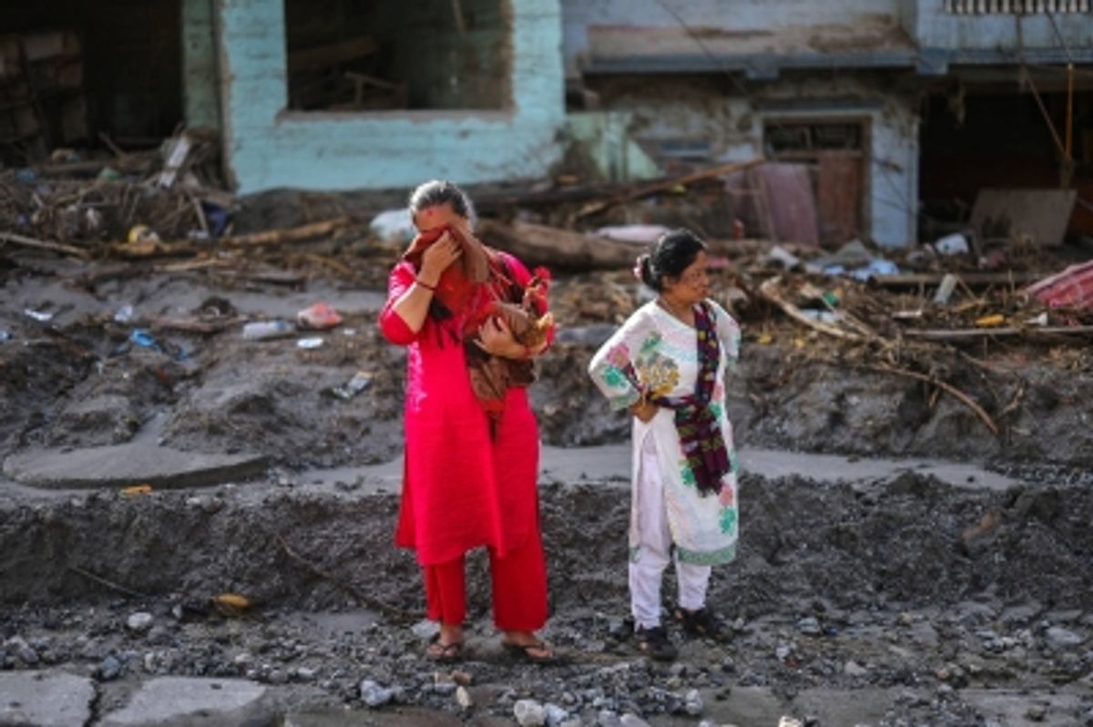 ネパールと中国の洪水で行方不明者3,044人に、死者750人を確認