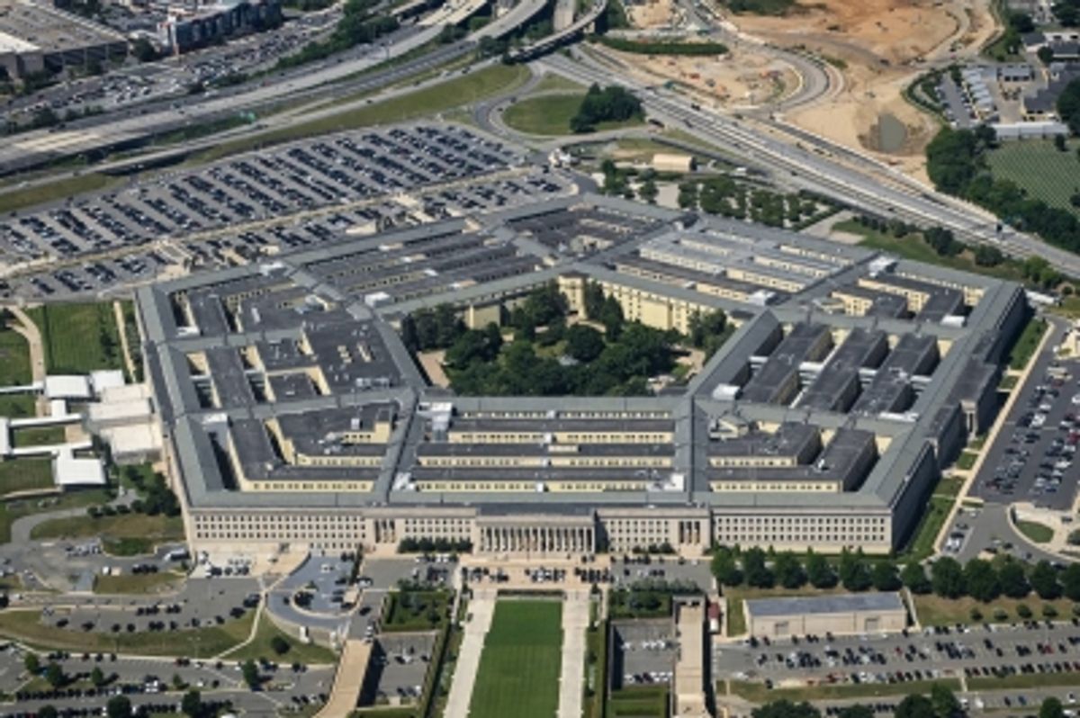 米国防総省、USSエイブラハム・リンカーン報道後に「星条旗新聞」幹部を解任