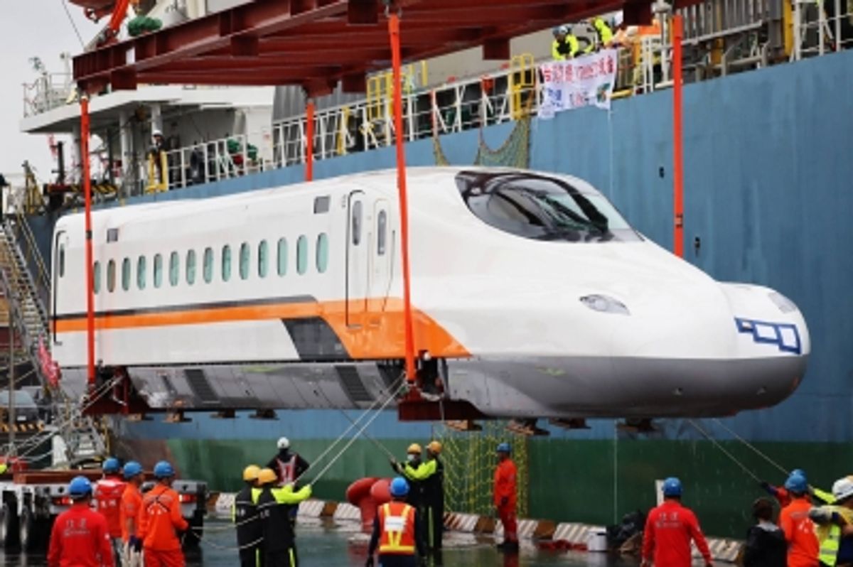 台湾高速鉄道向け新型新幹線車両が納入