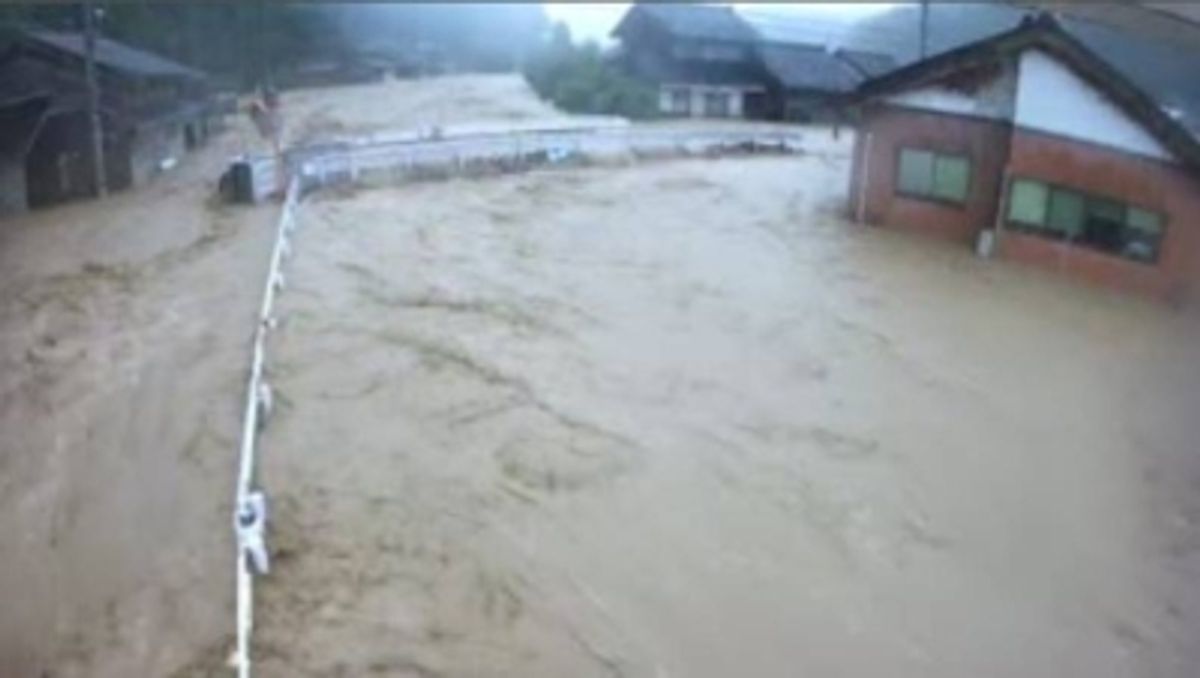 富山・石川両県で豪雨続く、気象警報は下方修正