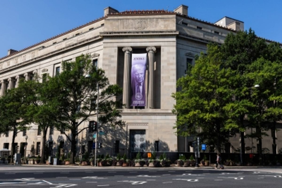 米国司法省、人身売買対策の課題に直面