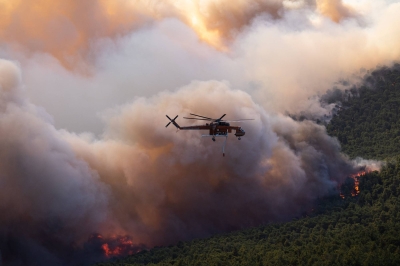 ギリシャで山火事が拡大、フランスとスペインでも状況悪化
