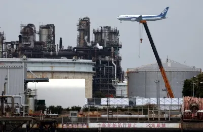 日本、中東の一部地域で渡航警報を引き下げ