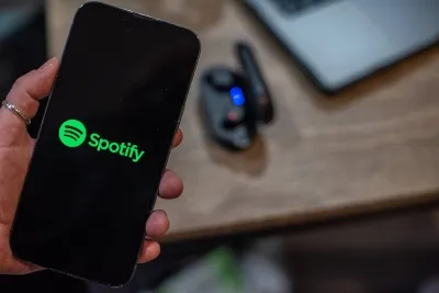 SpotifyのLorentzon氏、スウェーデン富税導入で移住警告